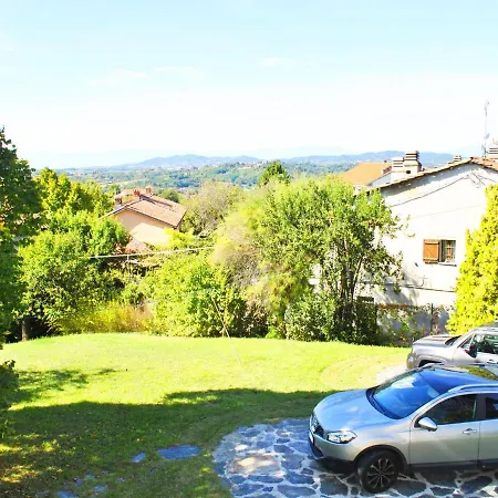 Сasa de vacaciones In Casale With Panoramic Vineyard Views