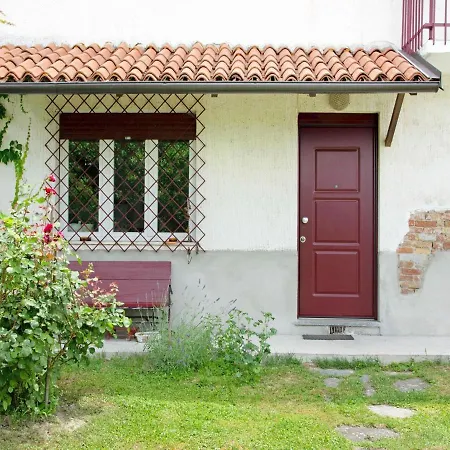 In Casale With Panoramic Vineyard Views * Moncucco Torinese